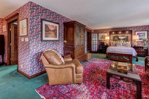5 Cascade Court, Banff, AB - Indoor Photo Showing Living Room
