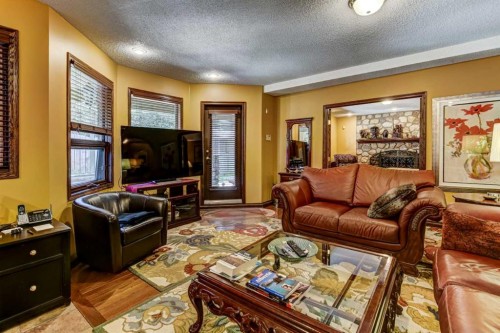 5 Cascade Court, Banff, AB - Indoor Photo Showing Living Room