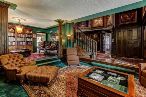 5 Cascade Court, Banff, AB - Indoor Photo Showing Living Room
