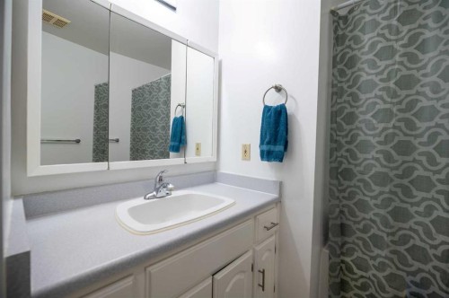 3111 Cornwall Drive, Athabasca, AB - Indoor Photo Showing Bathroom