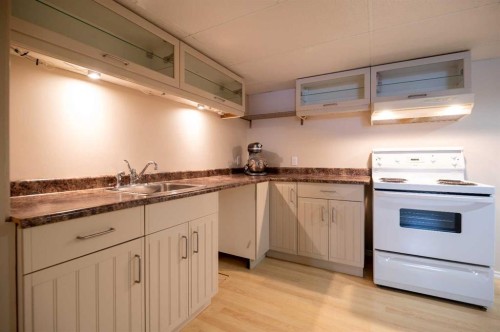3111 Cornwall Drive, Athabasca, AB - Indoor Photo Showing Kitchen