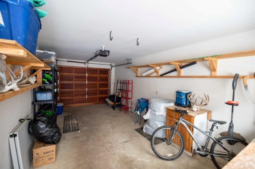 3111 Cornwall Drive, Athabasca, AB - Indoor Photo Showing Garage