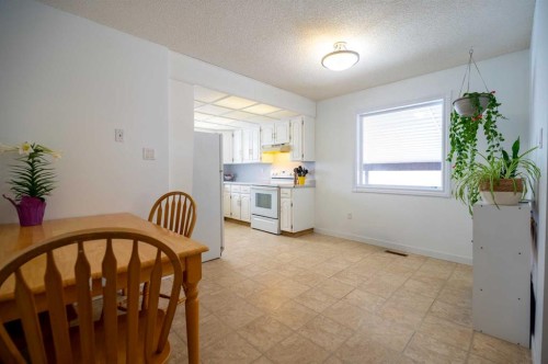 3111 Cornwall Drive, Athabasca, AB - Indoor Photo Showing Dining Room