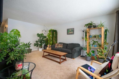 3111 Cornwall Drive, Athabasca, AB - Indoor Photo Showing Living Room