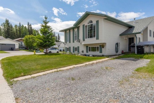 168 Sitar Crescent, Hinton, AB - Outdoor With Facade