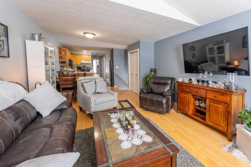 168 Sitar Crescent, Hinton, AB - Indoor Photo Showing Living Room