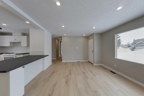 801 3 Avenue Se, Slave Lake, AB - Indoor