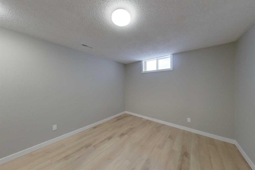 801 3 Avenue Se, Slave Lake, AB - Indoor Photo Showing Other Room
