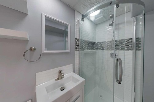 801 3 Avenue Se, Slave Lake, AB - Indoor Photo Showing Bathroom