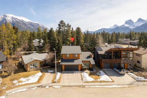 803 Larch Place, Canmore, AB 