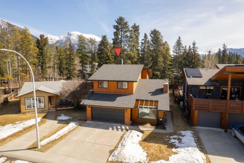 803 Larch Place, Canmore, AB 