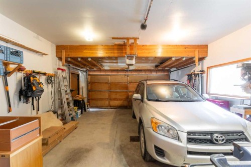 803 Larch Place, Canmore, AB 