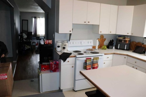 5113 5Th. Avenue, Edson, AB - Indoor Photo Showing Kitchen