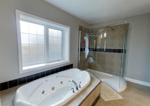 7 Bench Creek Estate, Edson, AB - Indoor Photo Showing Bathroom