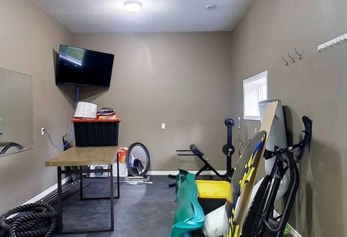 7 Bench Creek Estate, Edson, AB - Indoor Photo Showing Gym Room