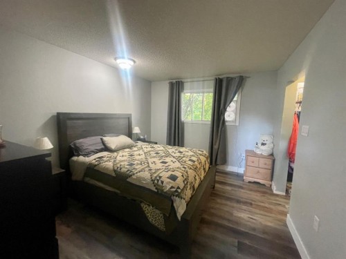 5301 15 Ave, Edson, AB - Indoor Photo Showing Bedroom