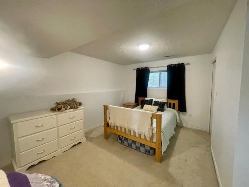 5301 15 Ave, Edson, AB - Indoor Photo Showing Bedroom