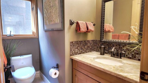 226 Lady Macdonald Drive, Canmore, AB - Indoor Photo Showing Bathroom
