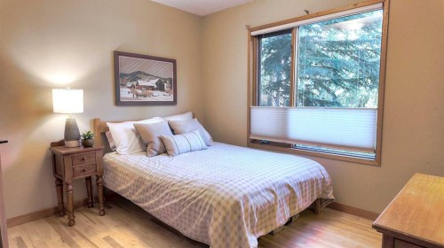 226 Lady Macdonald Drive, Canmore, AB - Indoor Photo Showing Bedroom