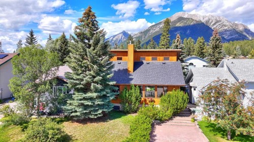 226 Lady MacDonald Drive  Canmore, AB T1W 1H3
