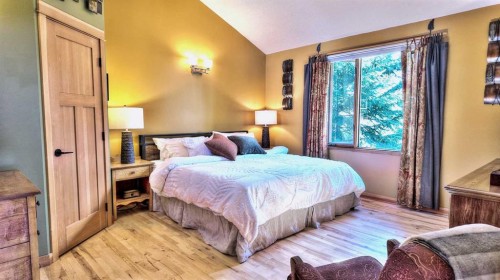 226 Lady Macdonald Drive, Canmore, AB - Indoor Photo Showing Bedroom