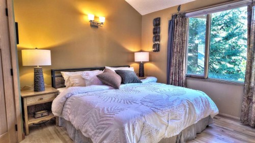 226 Lady Macdonald Drive, Canmore, AB - Indoor Photo Showing Bedroom