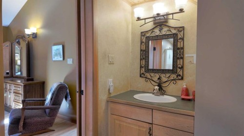 226 Lady Macdonald Drive, Canmore, AB - Indoor Photo Showing Bathroom
