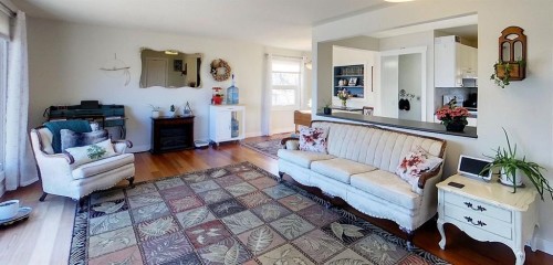 4512 5 Avenue, Edson, AB - Indoor Photo Showing Living Room
