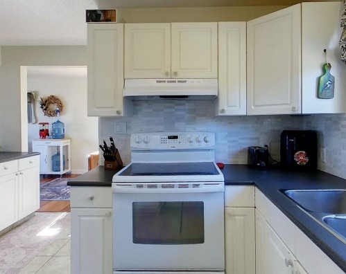 4512 5 Avenue, Edson, AB - Indoor Photo Showing Kitchen With Double Sink