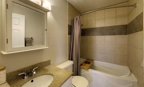4512 5 Avenue, Edson, AB - Indoor Photo Showing Bathroom