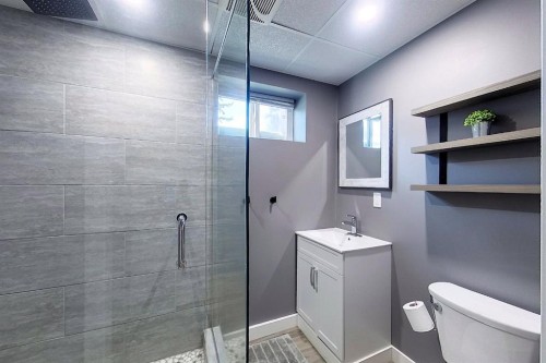 4512 5 Avenue, Edson, AB - Indoor Photo Showing Bathroom