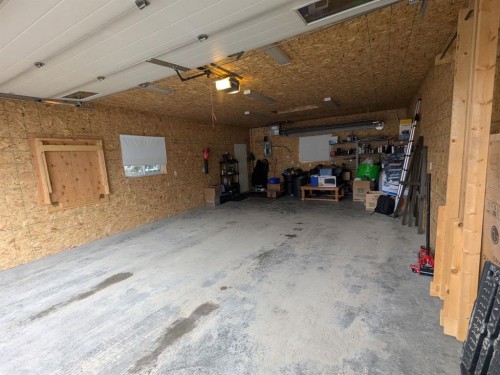 4512 5 Avenue, Edson, AB - Indoor Photo Showing Garage