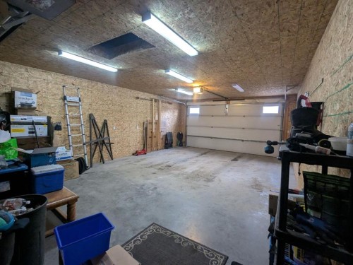 4512 5 Avenue, Edson, AB - Indoor Photo Showing Garage