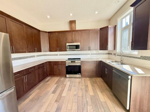 128 Berry Place, Hinton, AB - Indoor Photo Showing Bathroom
