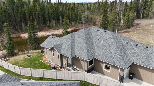 128 Berry Place, Hinton, AB - Indoor Photo Showing Other Room