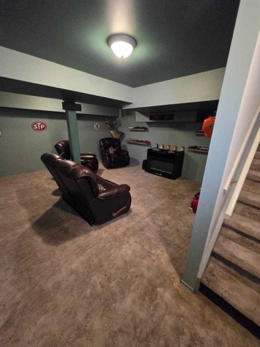 805 8 Street, Fox Creek, AB - Indoor Photo Showing Other Room