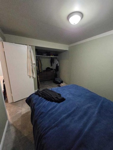 805 8 Street, Fox Creek, AB - Indoor Photo Showing Bedroom