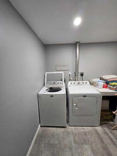 805 8 Street, Fox Creek, AB - Indoor Photo Showing Laundry Room