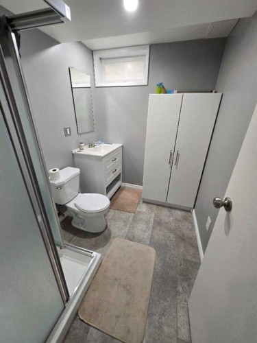 805 8 Street, Fox Creek, AB - Indoor Photo Showing Bathroom