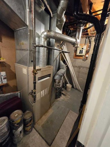 805 8 Street, Fox Creek, AB - Indoor Photo Showing Basement