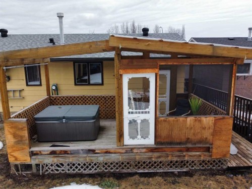 805 8 Street, Fox Creek, AB - Outdoor With Exterior