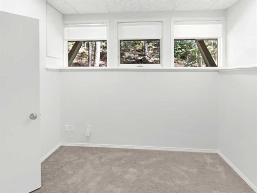 29-242 Benchlands Terrace, Canmore, AB - Indoor Photo Showing Other Room