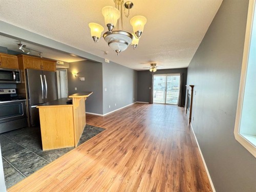 102-501 3, Fox Creek, AB - Indoor Photo Showing Kitchen