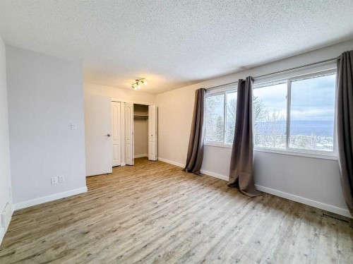 310-457 Collinge Road, Hinton, AB - Indoor Photo Showing Other Room