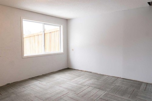 310-457 Collinge Road, Hinton, AB - Indoor Photo Showing Other Room