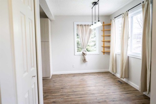 310-457 Collinge Road, Hinton, AB - Indoor Photo Showing Other Room