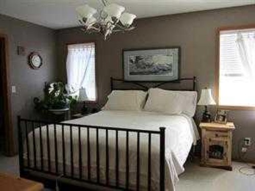 804 10 Street, Fox Creek, AB - Indoor Photo Showing Bedroom