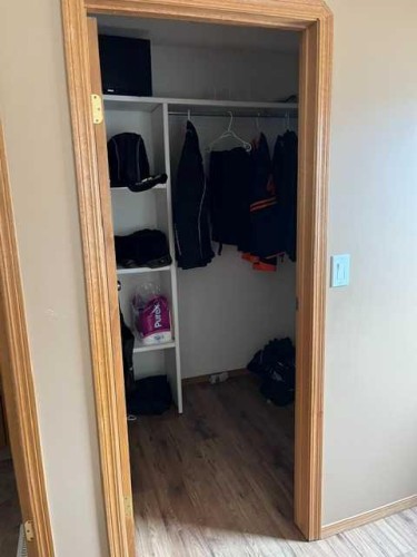 804 10 Street, Fox Creek, AB - Indoor