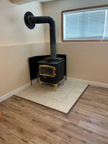 804 10 Street, Fox Creek, AB - Indoor Photo Showing Other Room