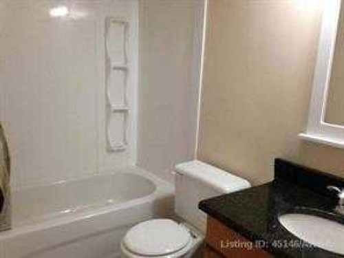 804 10 Street, Fox Creek, AB - Indoor Photo Showing Bathroom